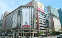 “銀座三越マスク騒動”炎上女性はタレントだった！ 大手企業のCMにも出演…