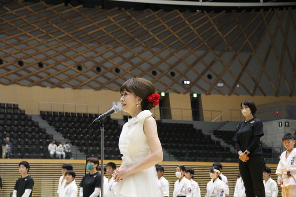04