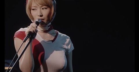 椎名林檎さん、うっかりノーブラでライブに出演してしまう（画像）