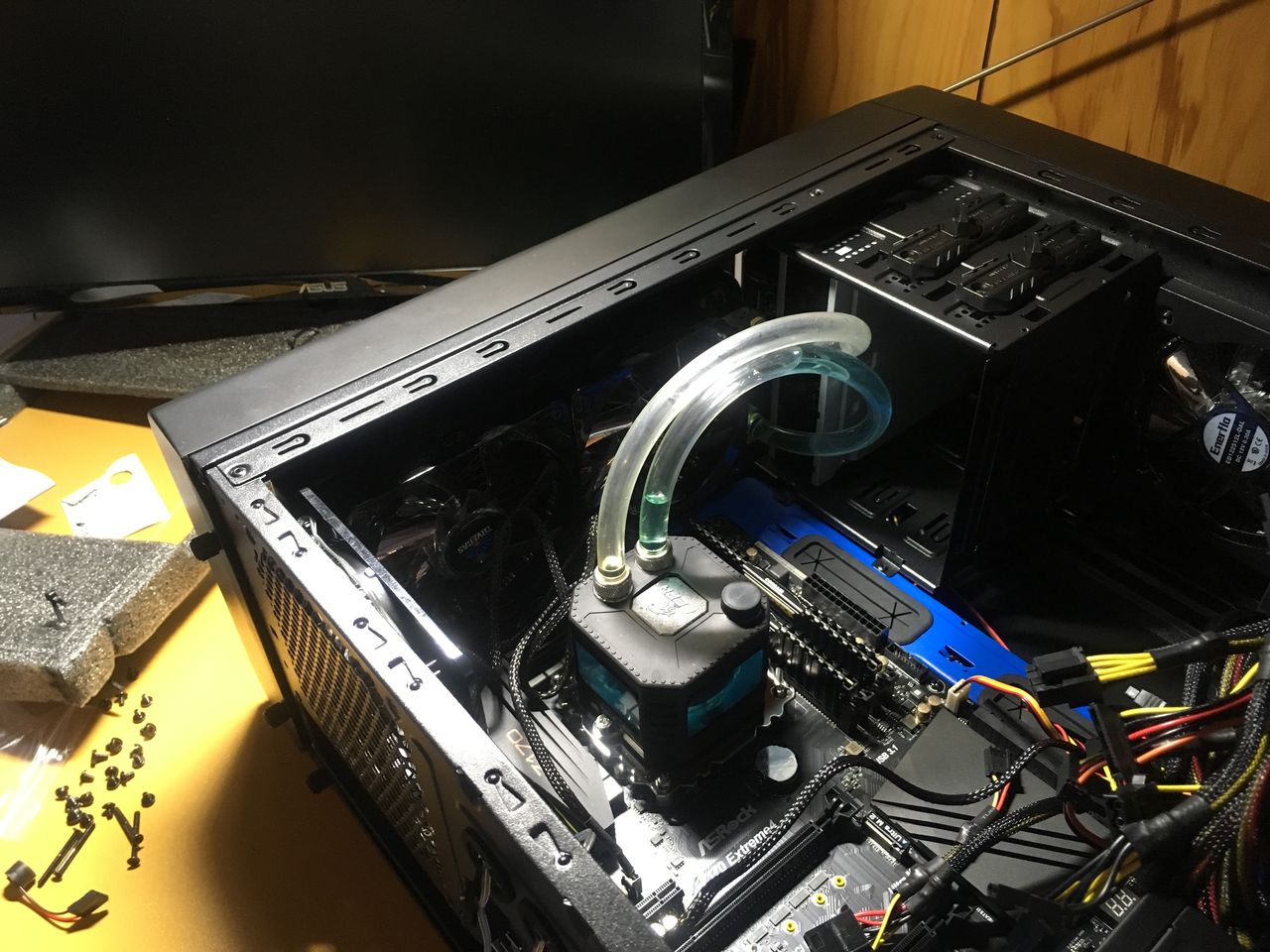 水冷PC i7 6700k GTX1070 16GB M.2 SSD