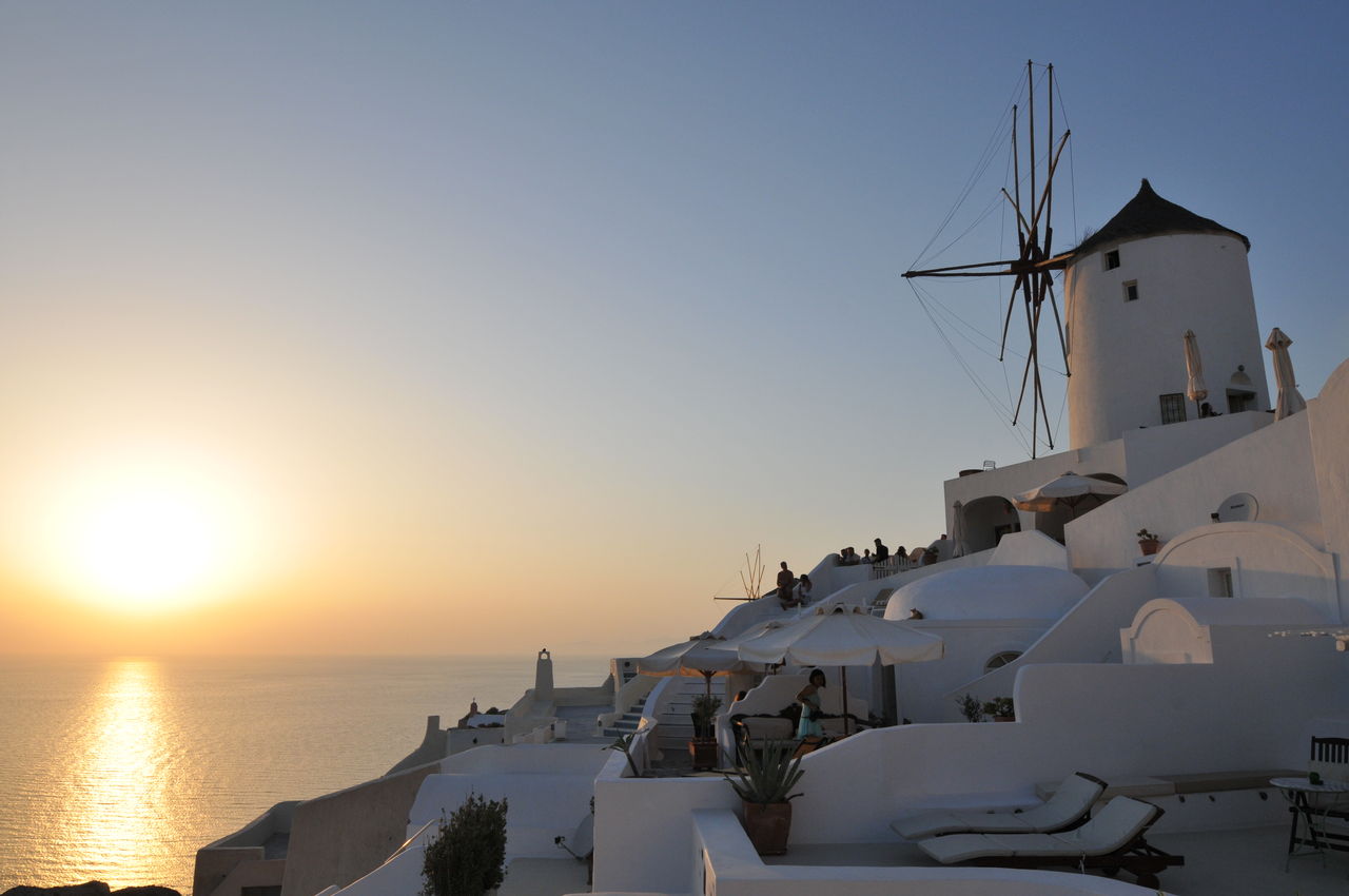ギリシャ サントリーニ島での夕日を独り占めできる絶景の宿 豊かな旅を求めて ギリシャ サントリーニ島での夕日を独り占めできる絶景の宿 豊かな旅を求めて