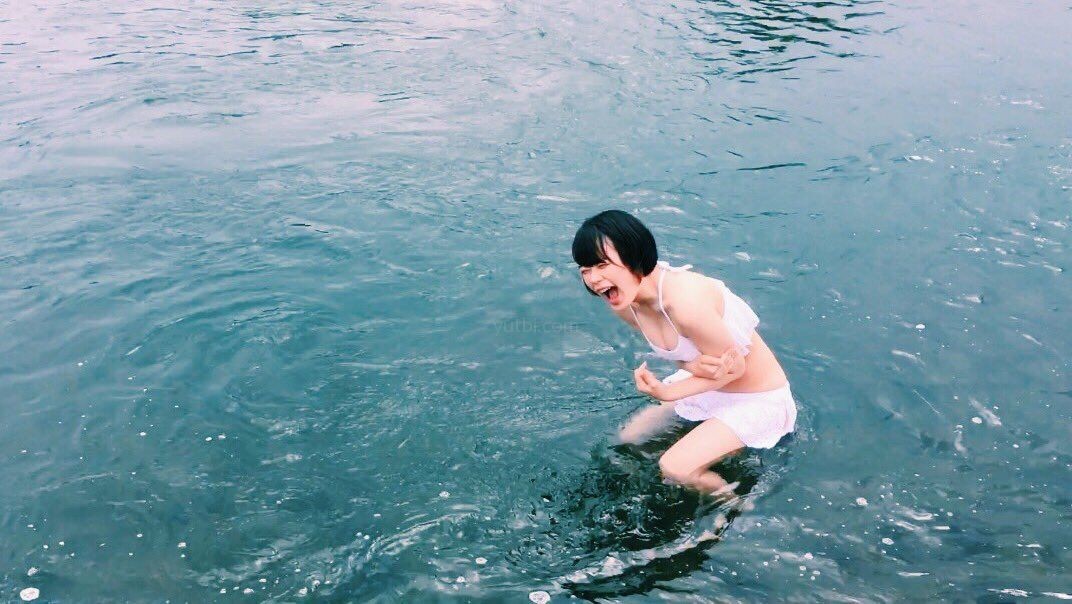 ただのよしのが水着姿公開 胸が意外に大きいと話題にwww Youtubercuration