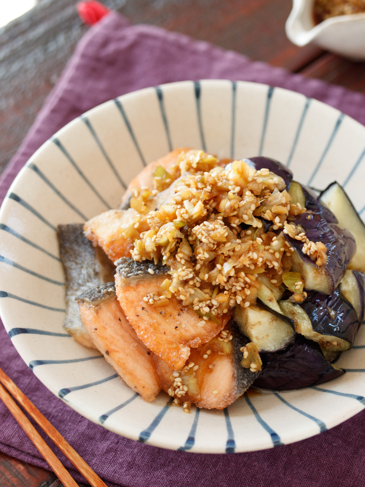 秋鮭となすの香味だれ 簡単 時短 節約 スピードおかず 10分おかず 万能だれ 献立 主菜 作り置き スピードおかず De おうちバル Yuu S Stylish Bar Powered By ライブドアブログ