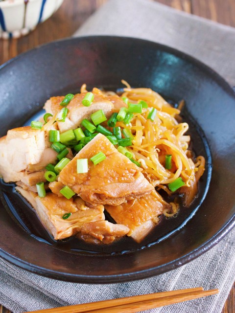 鍋に入れて煮るだけ15分♪『鶏肉ともやしのコクうま♡生姜じょうゆ煮