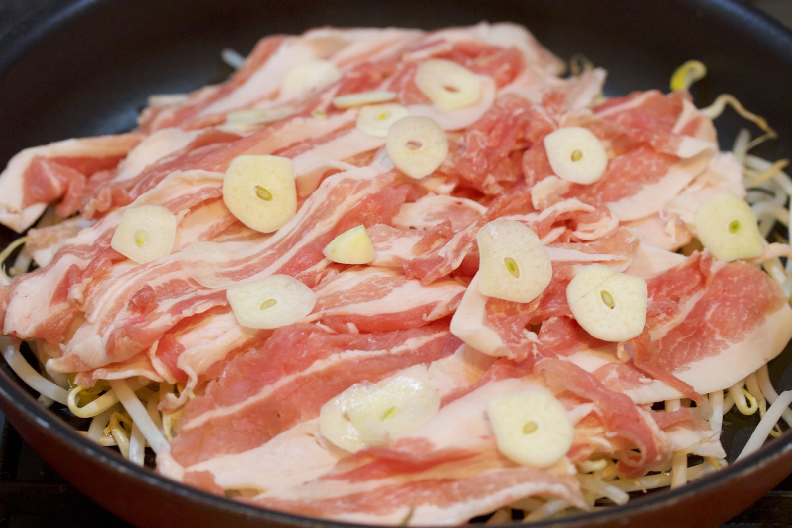 野菜高騰時の救世主 重ねて蒸すだけ 豚バラともやしのガーリックペッパー蒸し 作り置き スピードおかず De おうちバル Yuu S Stylish Bar Powered By ライブドアブログ 野菜高騰時の救世主 重ねて蒸すだけ 豚バラともやしのガーリックペッパー蒸し 作り置き スピードおかず De おうちバル Yuu S Stylish Bar Powered By ライブドアブログ