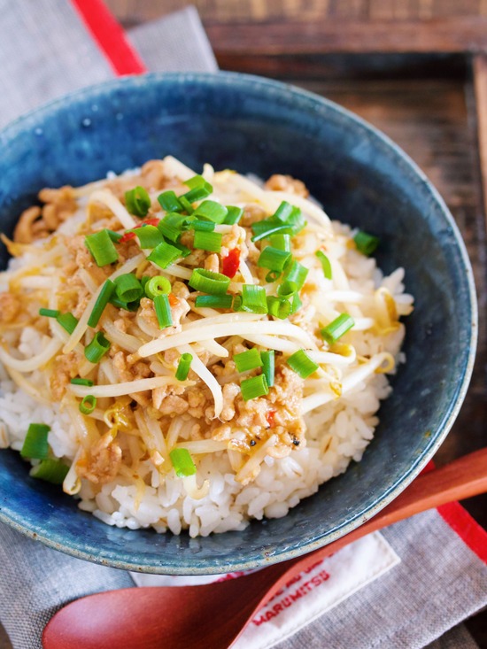 もやしそぼろ丼15