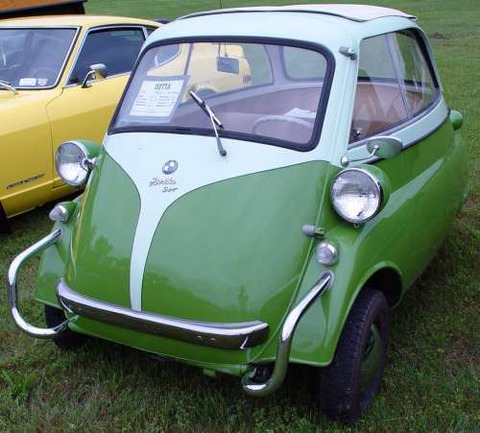 a-isetta-500-1958-bmw-isetta-300-coupe-green-powtmk