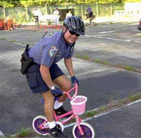 proof_that_cops_can_be_cool_too_640_11