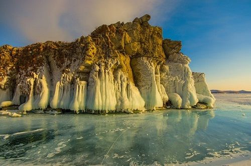 あぁ 美しきバイカル湖の氷の世界 リトルトリップ あぁ 美しきバイカル湖の氷の世界 リトルトリップ