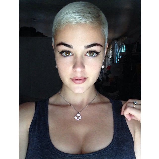 プラスサイズ モデルじゃなくて モデルと呼んでほしい そう語るstefania Ferrarioは美しい リトルトリップ