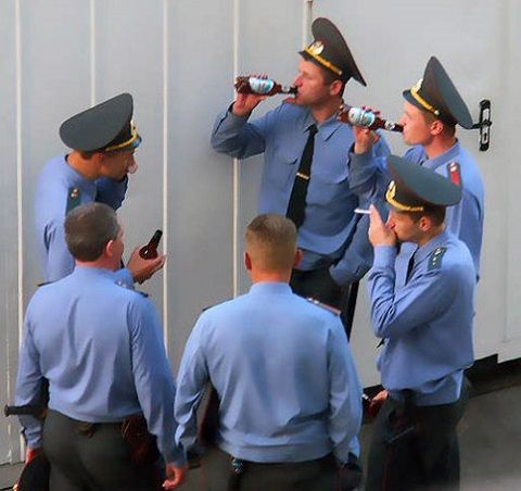 さすがロシア ロシアの警官は 色々とフリーダム リトルトリップ さすがロシア ロシアの警官は 色々とフリーダム リトルトリップ