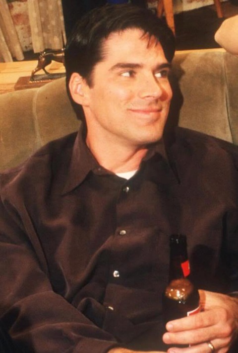 543935_476397915747353_266871943_n