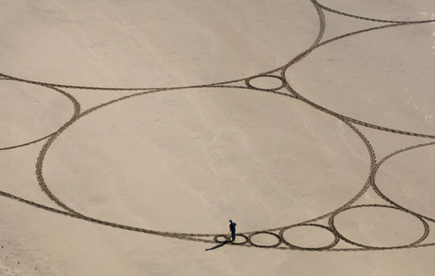 jim-denevan-giant-earth-land-art-2