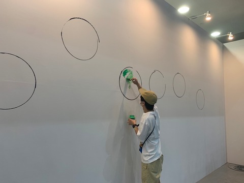 FDE93352-0AD2-421C-9C69-01D6042E0C73