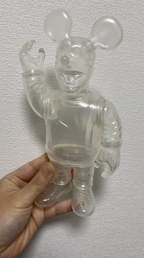 555FF2B4-1B45-4E38-A94C-088DAE21BDD3