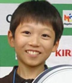 日本の小学生 11歳でｵｾﾛ世界王者に 最年少記録36年ぶり更新