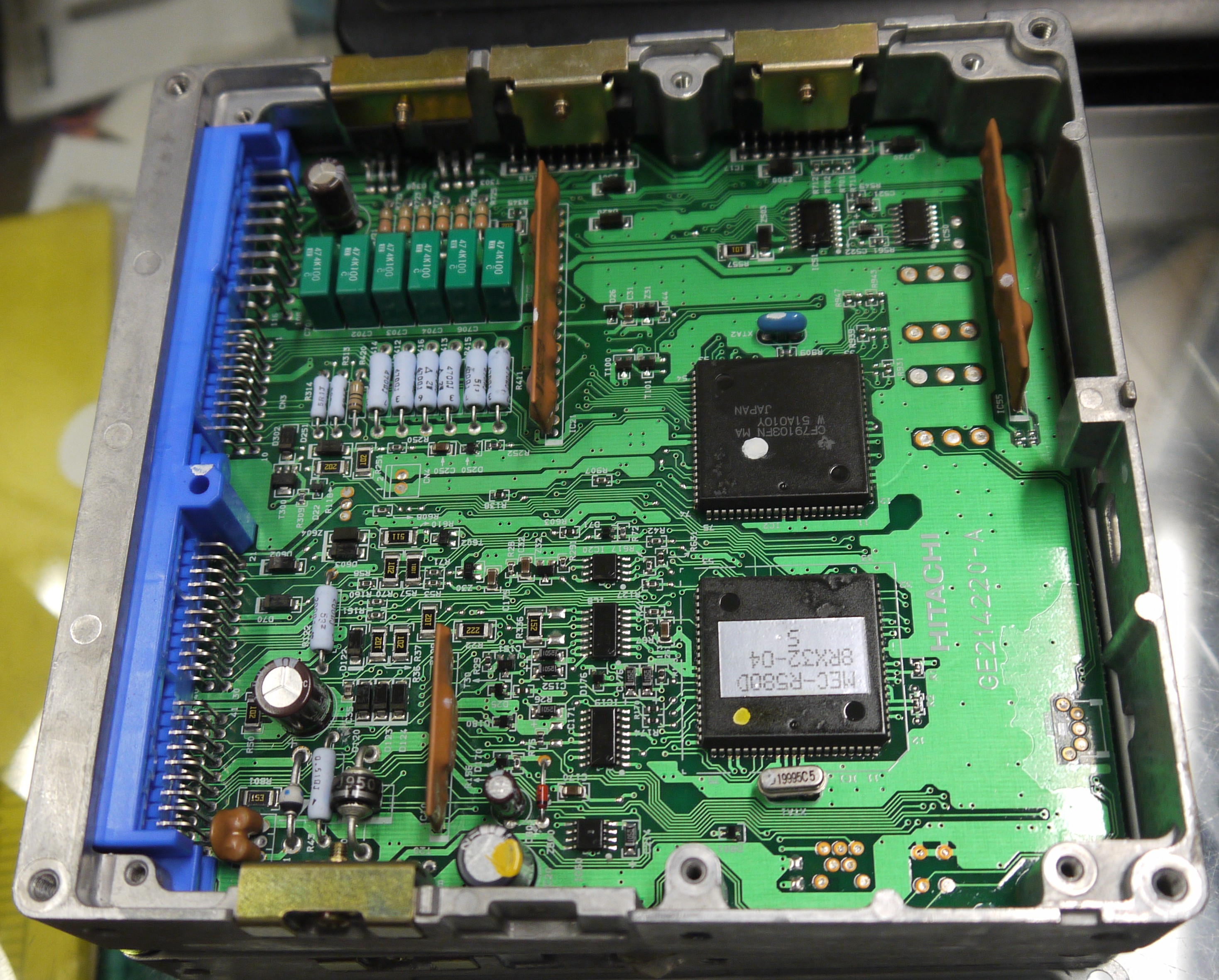BNR32 BCNR33 ECU コンデンサー : XYZの実験室