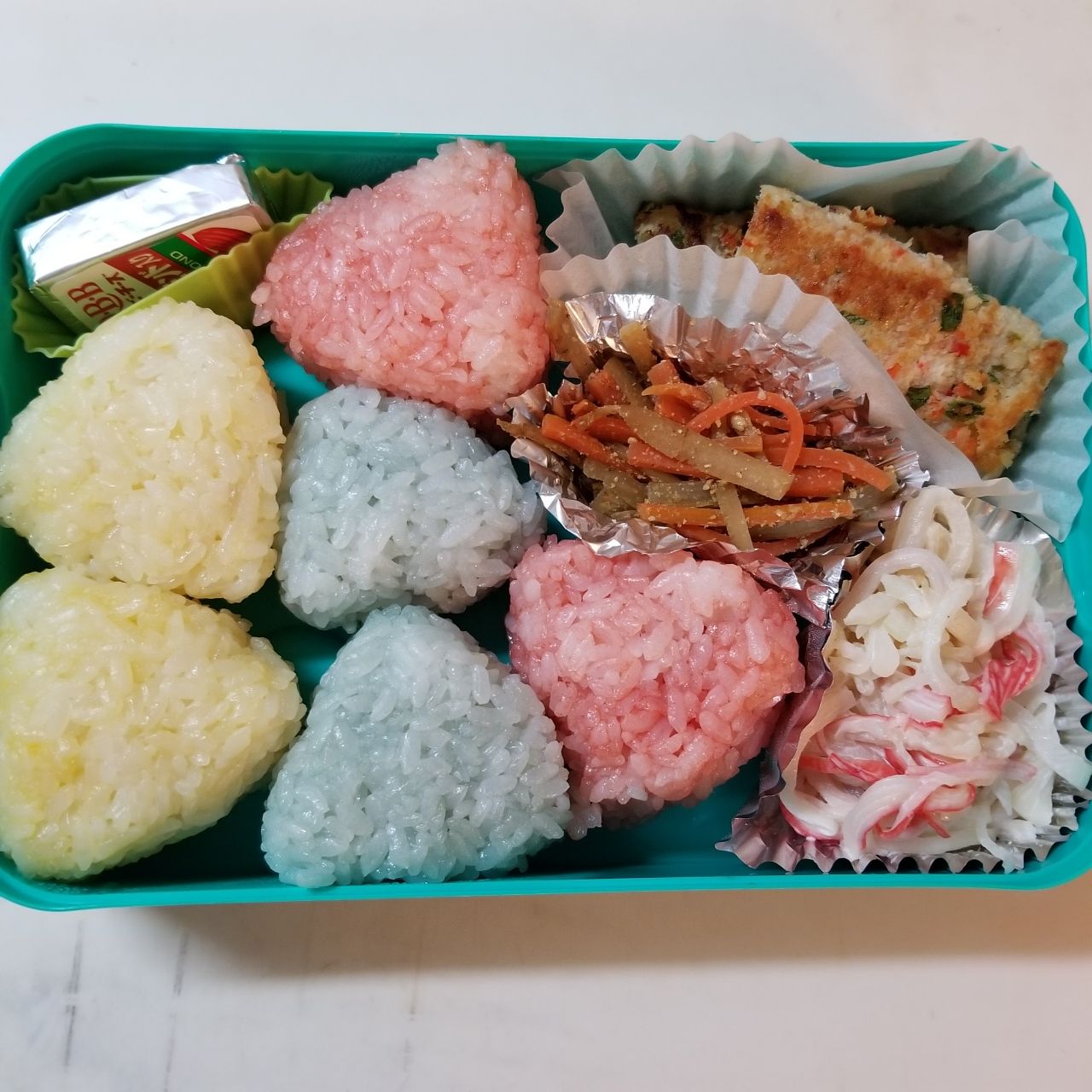 可愛いおにぎりを作りたい方必見 はごろもフーズ デコふり で簡単カラフルおにぎり弁当 ゆうゆのあれこれ日記