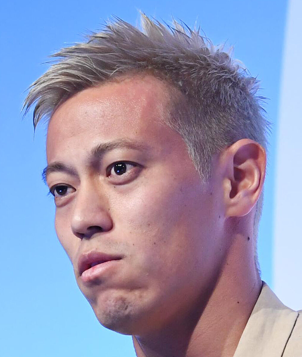 サッカー 本田圭佑 生放送で現役続行を宣言 も海外希望 j復帰は否定 スポーツフォン サッカー 本田圭佑 生放送で現役続行を宣言 も海外希望 j復帰は否定 スポーツフォン