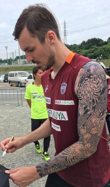 サッカー芸能 元日本代表ハーフナー マイク なぜ社会人2部でも現役を続けるワケとは スポーツフォン サッカー芸能 元日本代表ハーフナー マイク なぜ社会人2部でも現役を続けるワケとは スポーツフォン