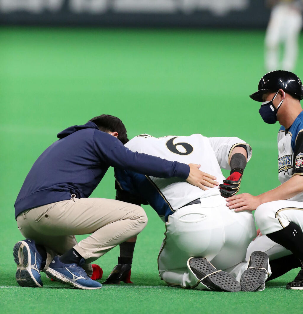 野球 ２軍調整中の日本ハム中田翔に異変 右膝を怪我か スポーツフォン