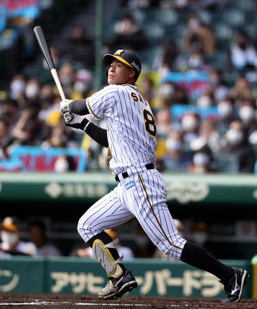 実力だけでなく運も持っている 阪神ドラ1佐藤輝明のファウル判定の打球がなんと スポーツフォン 実力だけでなく運も持っている 阪神ドラ1佐藤輝明のファウル判定の打球がなんと スポーツフォン