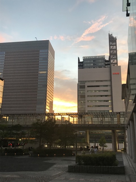 D27A51A2-13B4-4FAD-A4BD-2FE5206D3B3C