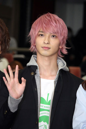ピンク髪 昭和のhide Vs 平成の横浜流星 ピンクが似合う男はかっこいい ゆずの自分磨き日記