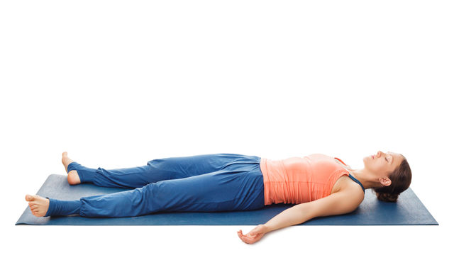 ヨガポーズ ヨガの最後は屍のポーズで最上級のリラックスが得られる ゆずの自分磨き日記 ヨガポーズ ヨガの最後は屍のポーズで最上級のリラックスが得られる ゆずの自分磨き日記