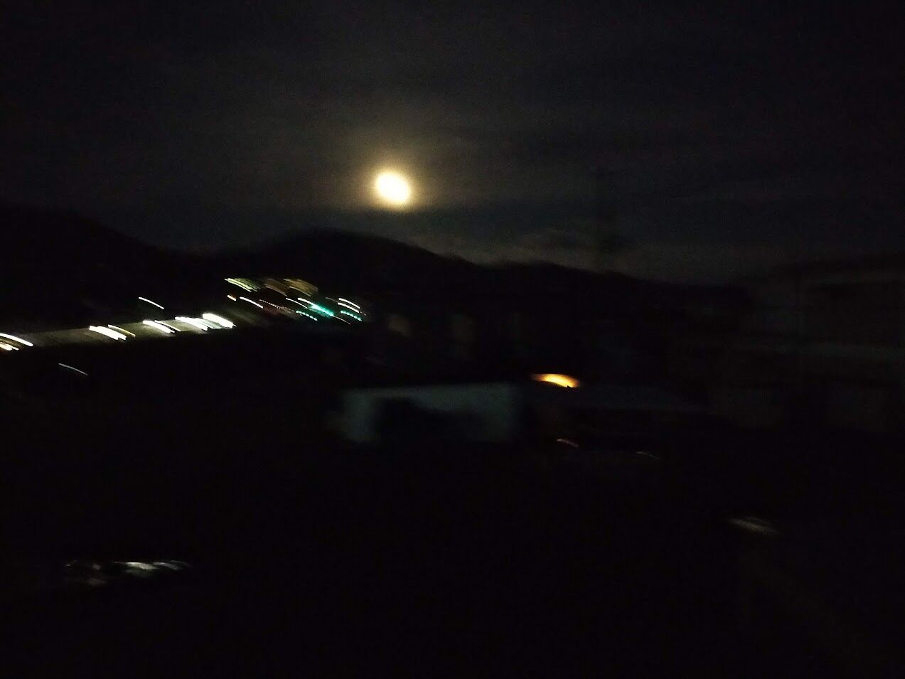 昨夜の月 : 日々あくせく