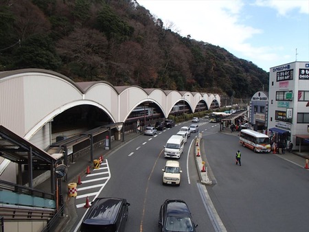 01箱根湯本駅