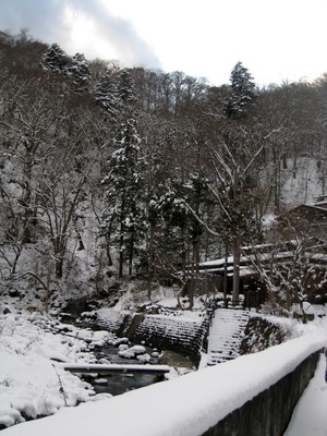 35元泉館湯小屋