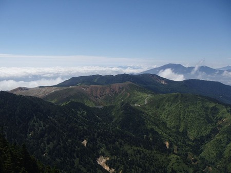 75草津白根山と右に浅間山