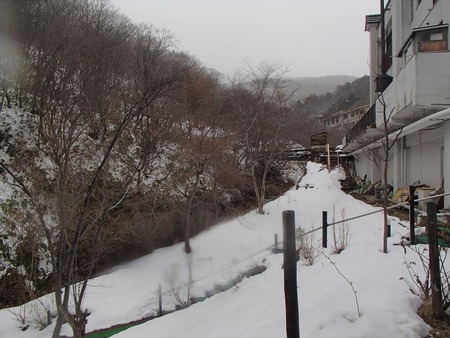 37館外