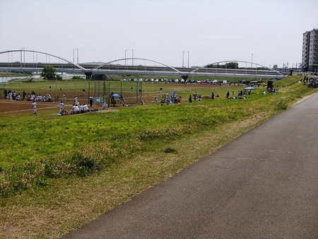 02多摩川土手