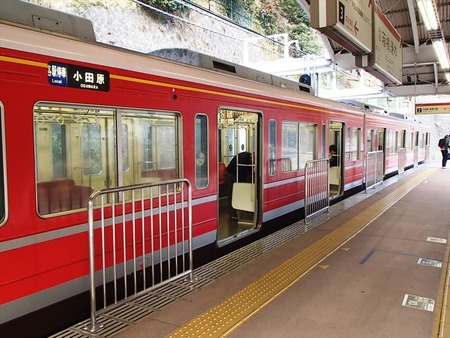24箱根登山線列車