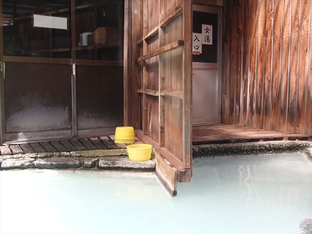 145女湯からの入り口