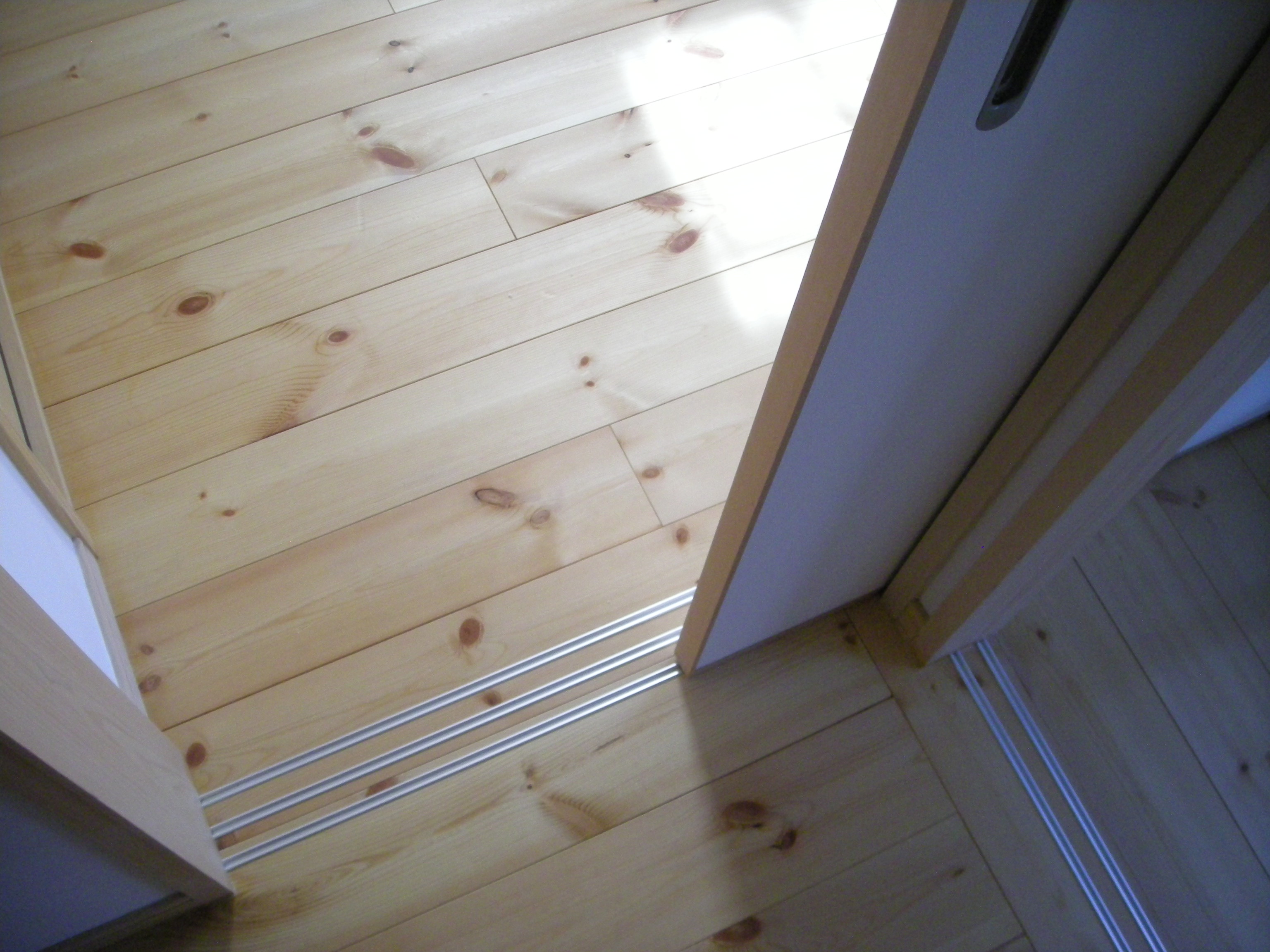 版 行政 楽観的 引き戸 レール 防音 Racnote Jp