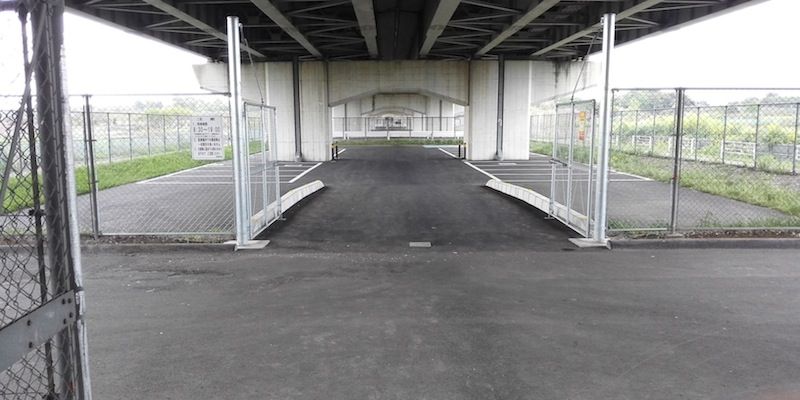 壁打ち場 新見沼大橋スポーツ広場 ガットとラケットとテニス 壁打ち場 新見沼大橋スポーツ広場 ガットとラケットとテニス
