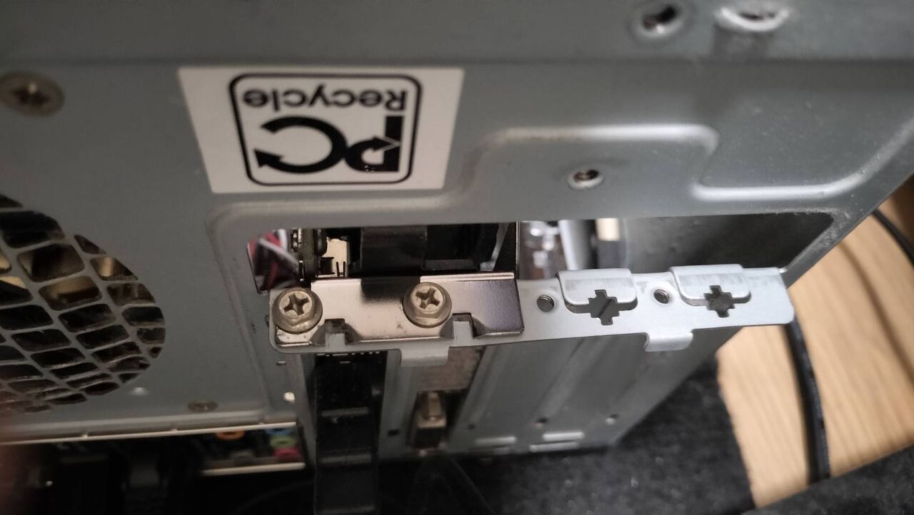 ASUS】マザーボードZ87M-PLUSのボタン型電池（CMOS電池）交換 : RISS Blog