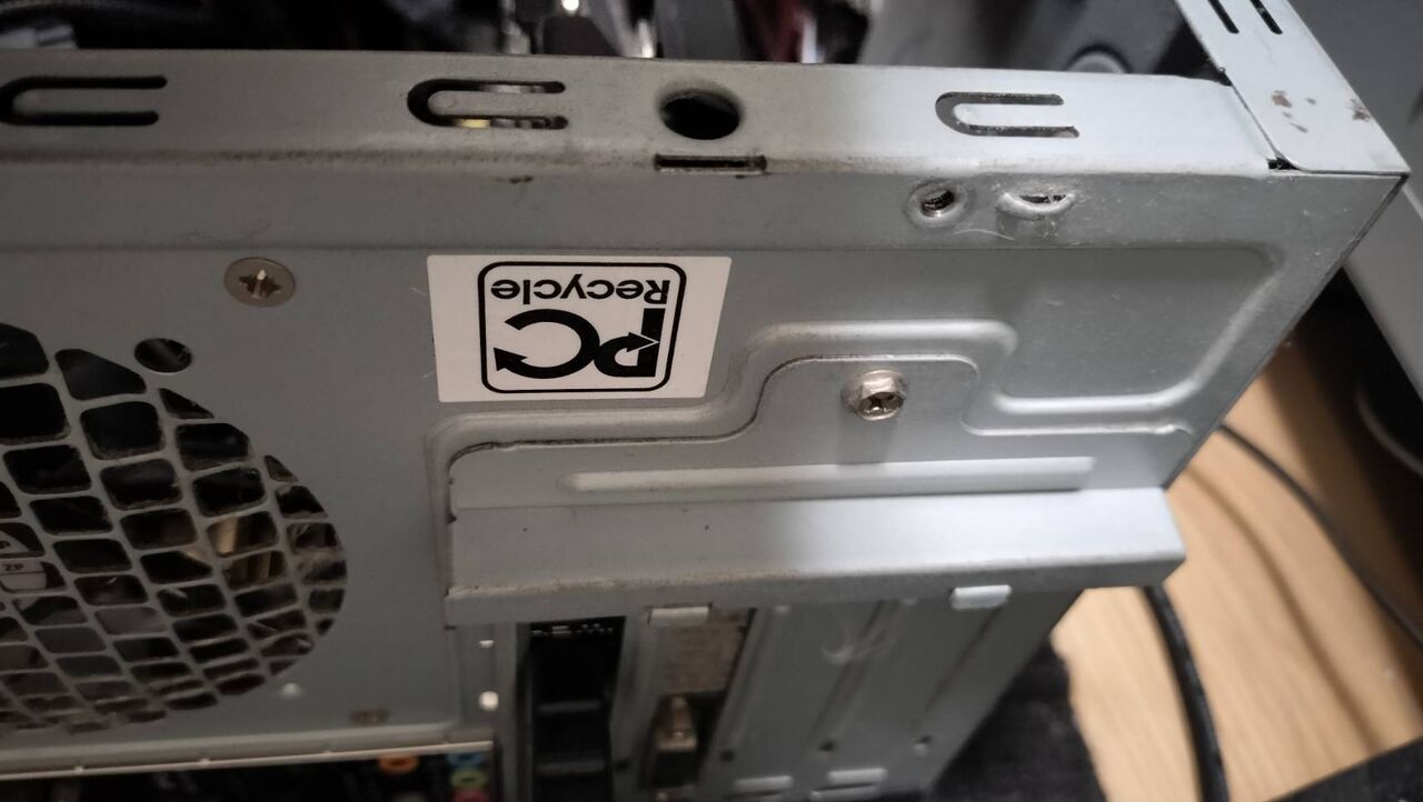 ASUS】マザーボードZ87M-PLUSのボタン型電池（CMOS電池）交換 : RISS Blog