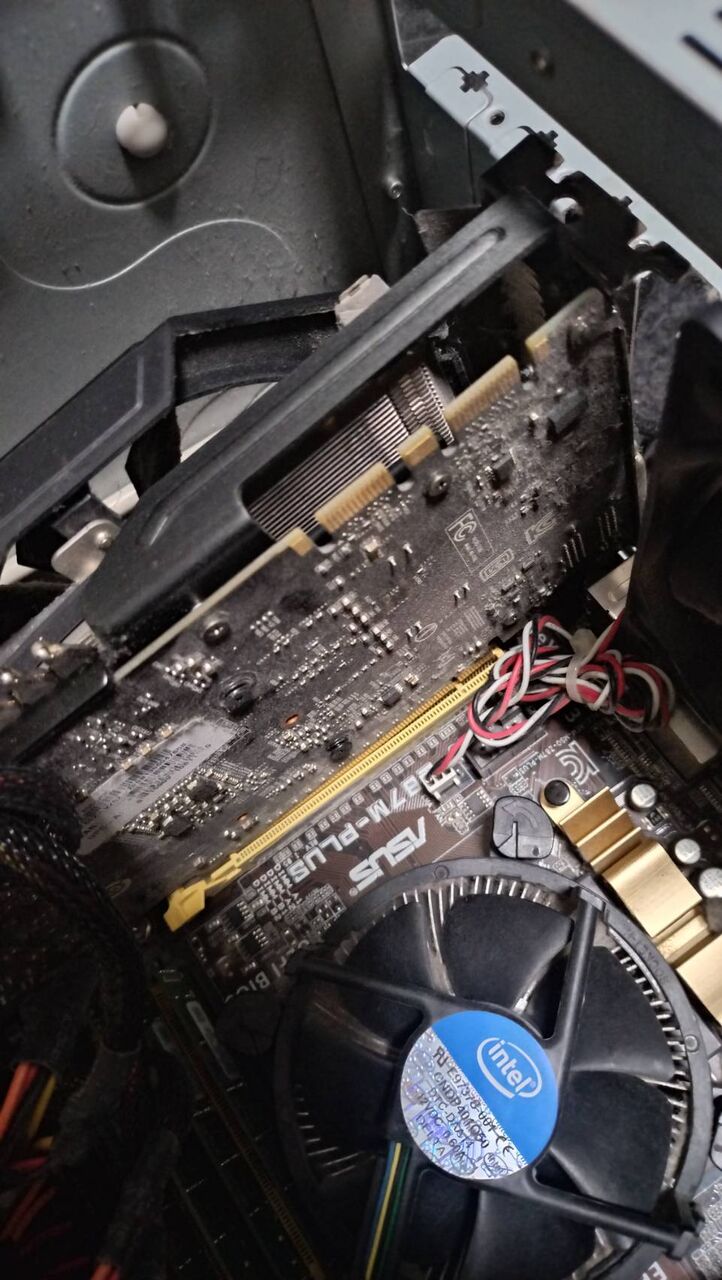 ASUS】マザーボードZ87M-PLUSのボタン型電池（CMOS電池）交換 : RISS Blog