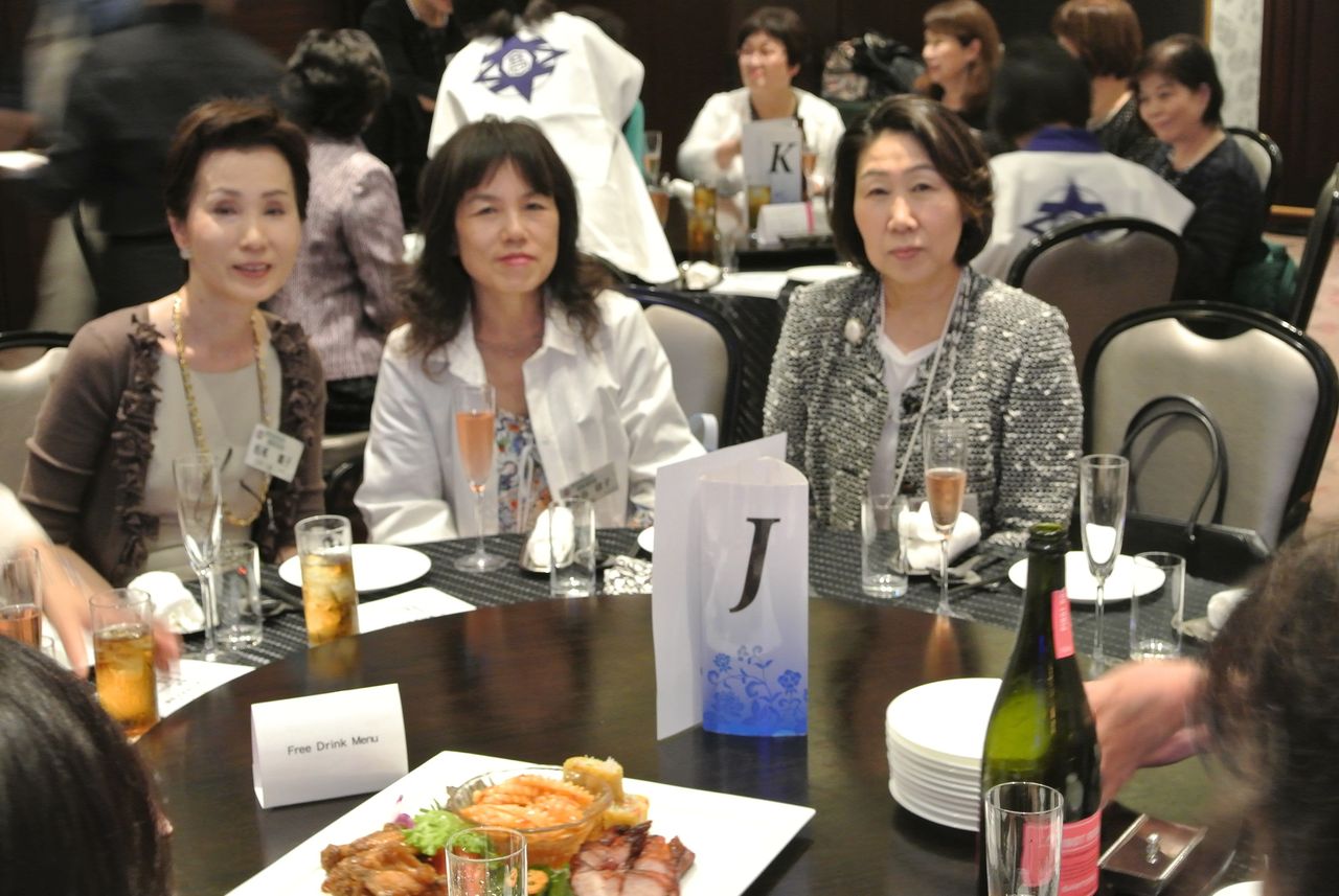 還暦同窓会の様子 その2 福岡中央高校26回生同窓会 還暦同窓会の様子 その2 福岡中央高校26回生同窓会
