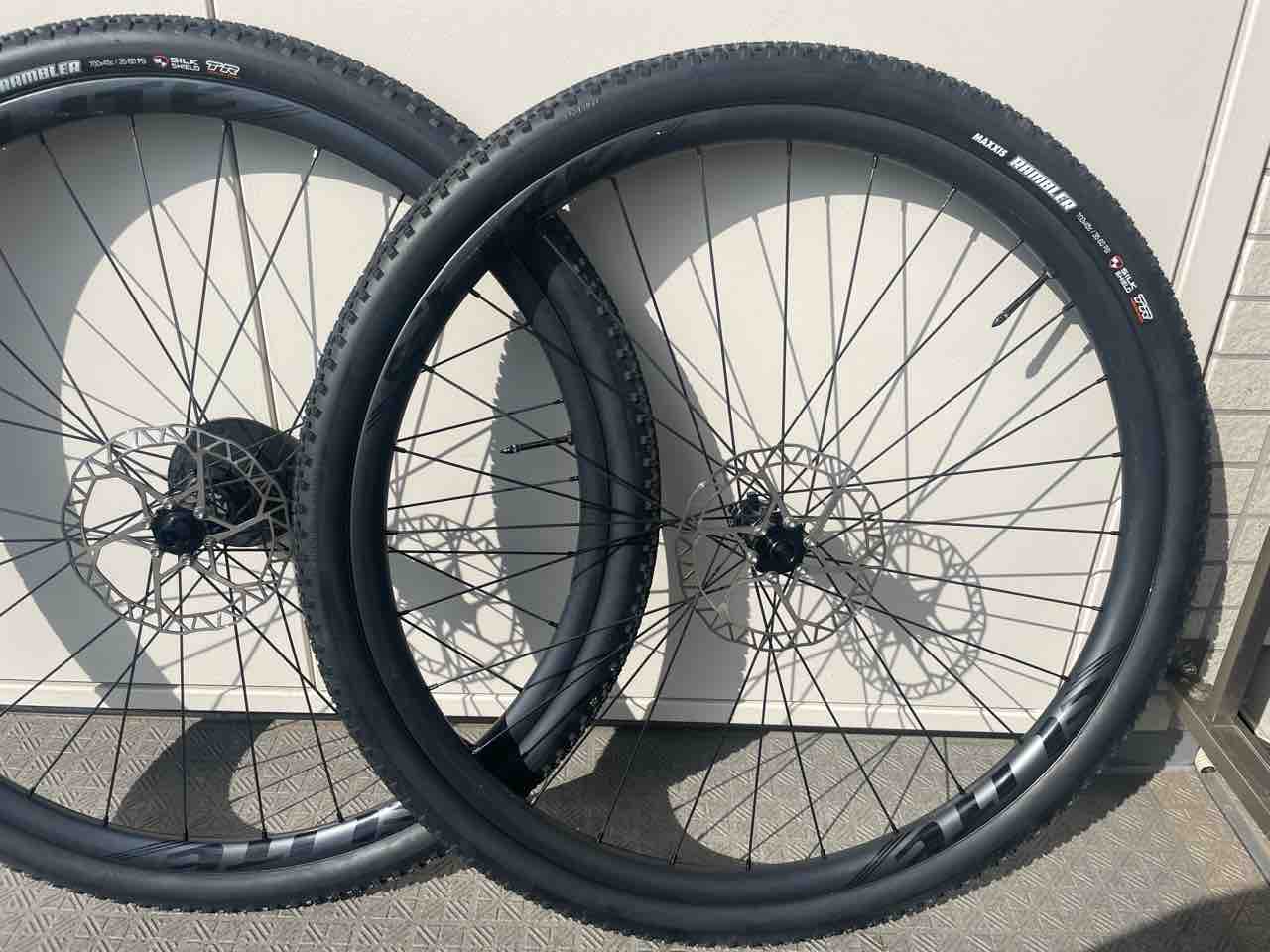 処分価格 ELITEWHEELS グラベルバイク向け 650B カーボンホイール ELITEWHEELS製 グラベルバイク向け 650B カーボンホイールセット