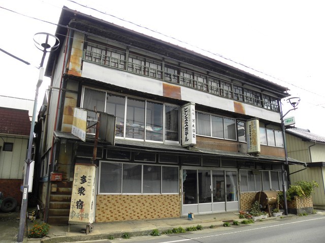 戸倉上山田温泉にも近い八幡様の門前宿［千曲市 松屋旅館］ : 日本ボロ