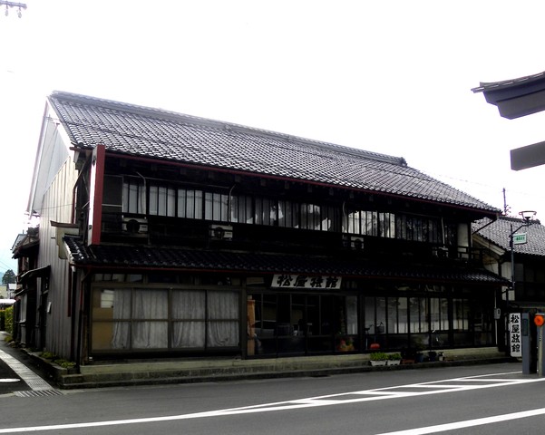 戸倉上山田温泉にも近い八幡様の門前宿［千曲市 松屋旅館］ : 日本ボロ