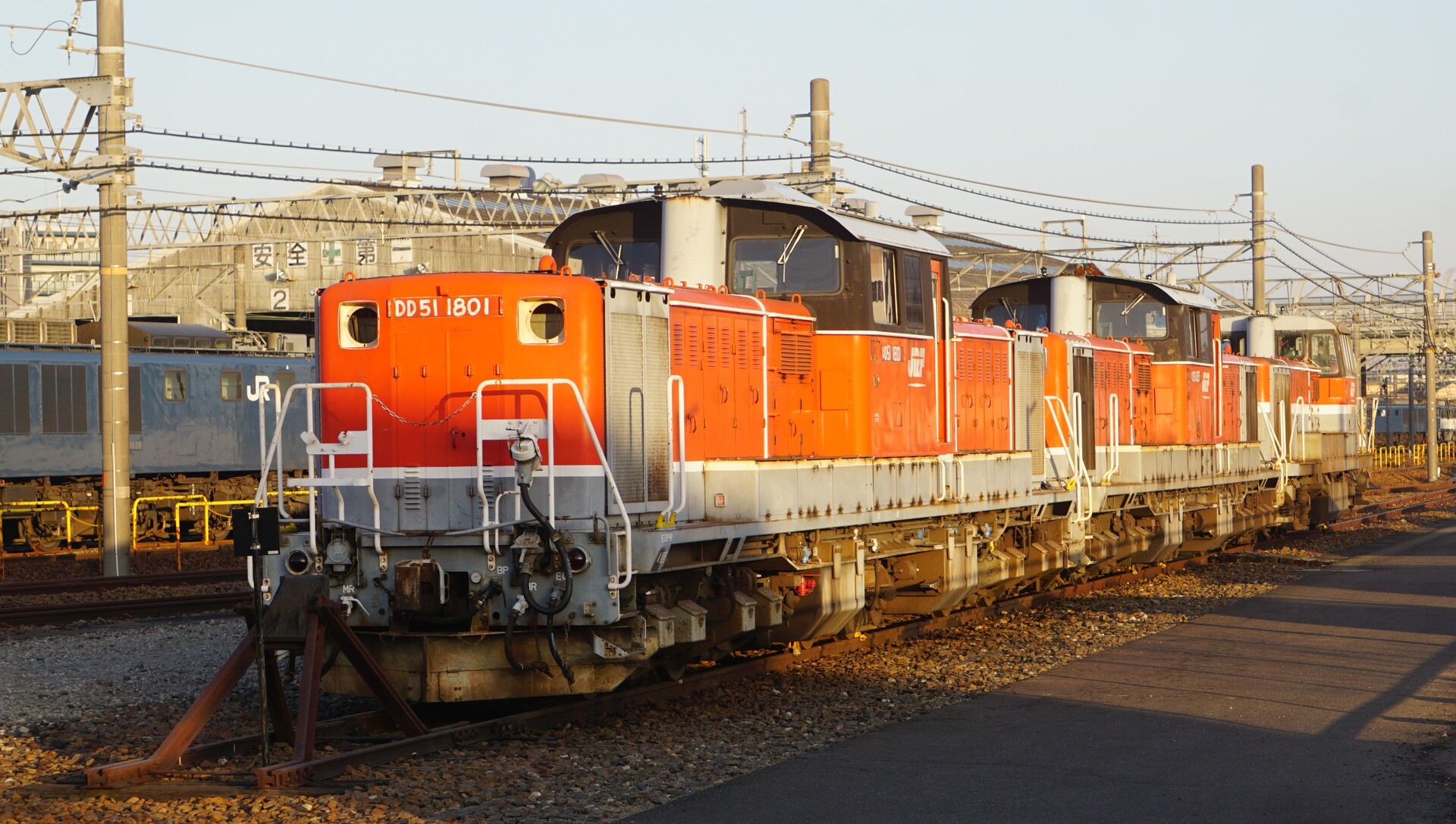 2023年3月7日 今朝の写真 ついに最後のDD51も解体作業線へ : Rail Scope