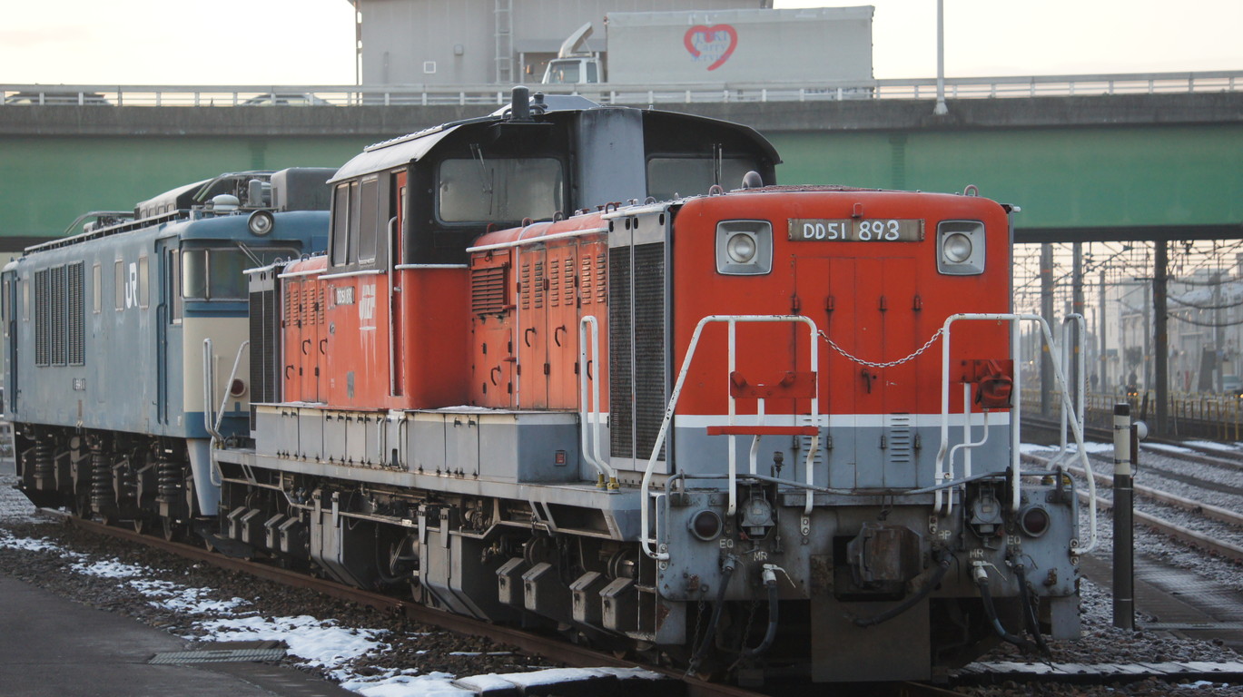 ついに解体線へ移動してしまったDD51-893 : Rail Scope