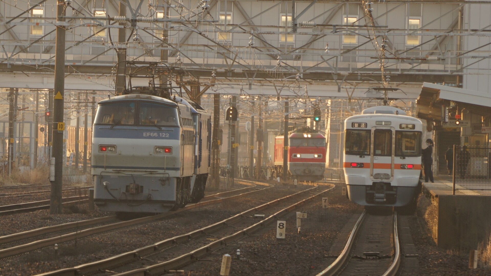 2024年2月14日 今朝の写真 EF66-122とEF510-13 : Rail Scope