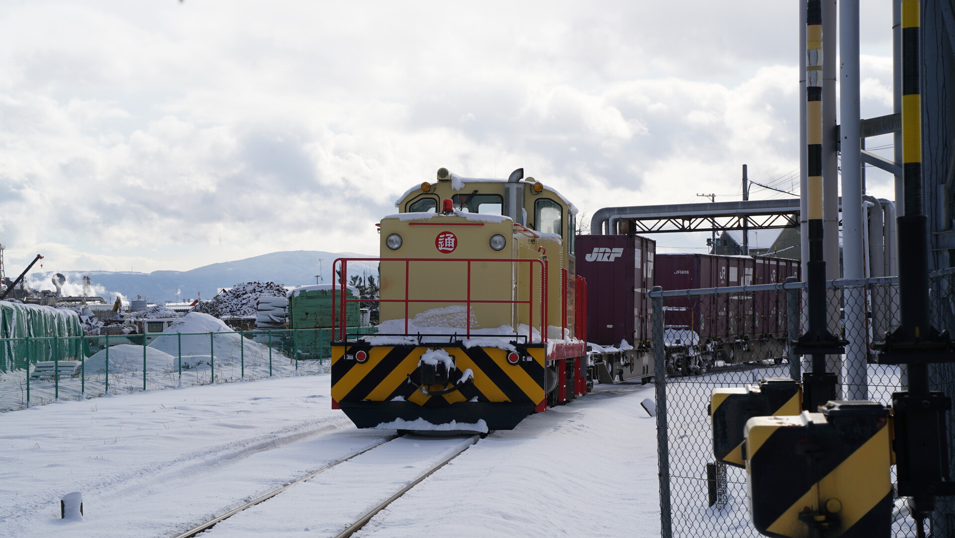 専用線の貨物2025年1月 三菱製紙八戸工場専用線 : Rail Scope